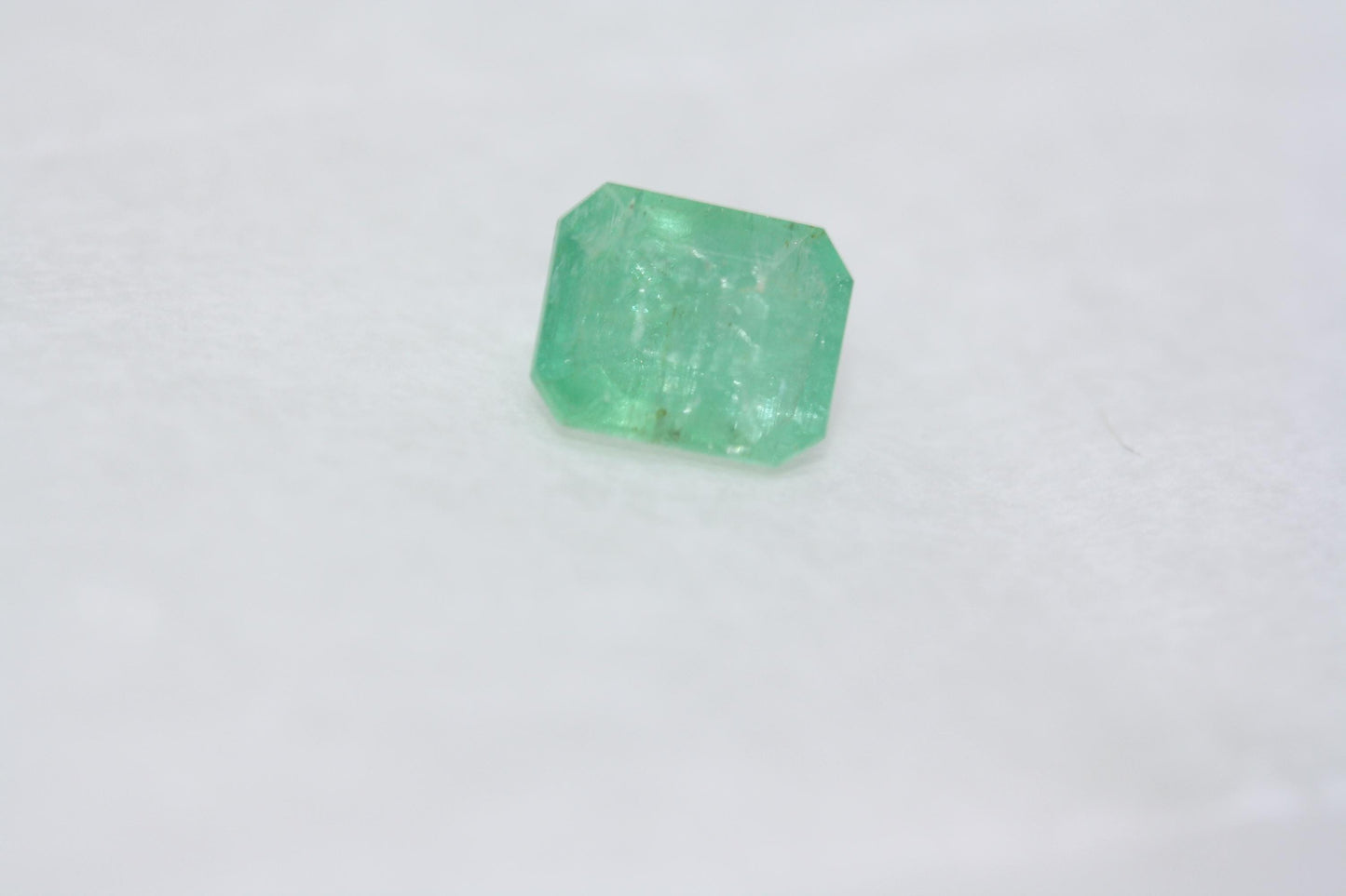 Luxury IGI Certified 1.68 ct Genuine Green Beryl Natural Emerald Untreated for Rings or Pendants