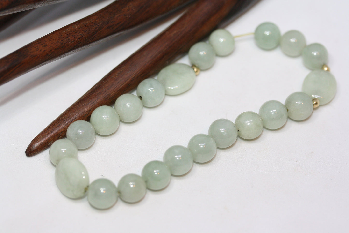 Stunning Vintage Natural Lavender Green Round Jade 14K Gold China Bracelet 7 1/2"