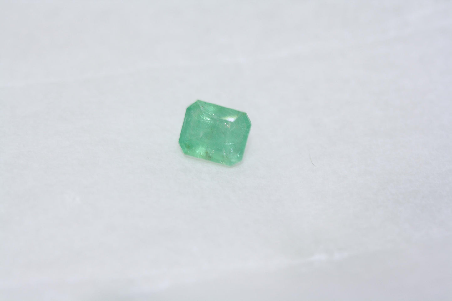 Luxury IGI Certified 1.68 ct Genuine Green Beryl Natural Emerald Untreated for Rings or Pendants