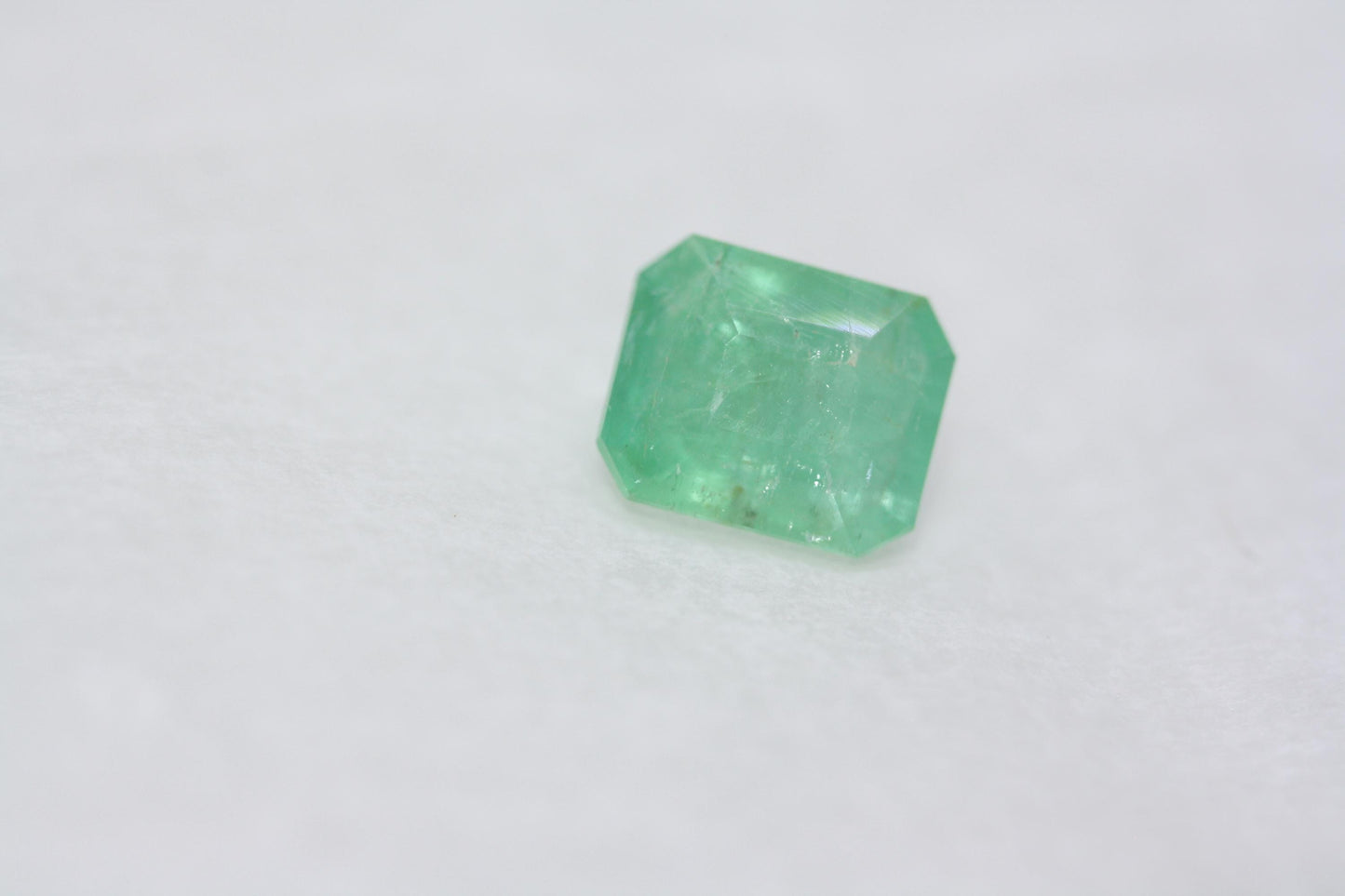 Luxury IGI Certified 1.68 ct Genuine Green Beryl Natural Emerald Untreated for Rings or Pendants