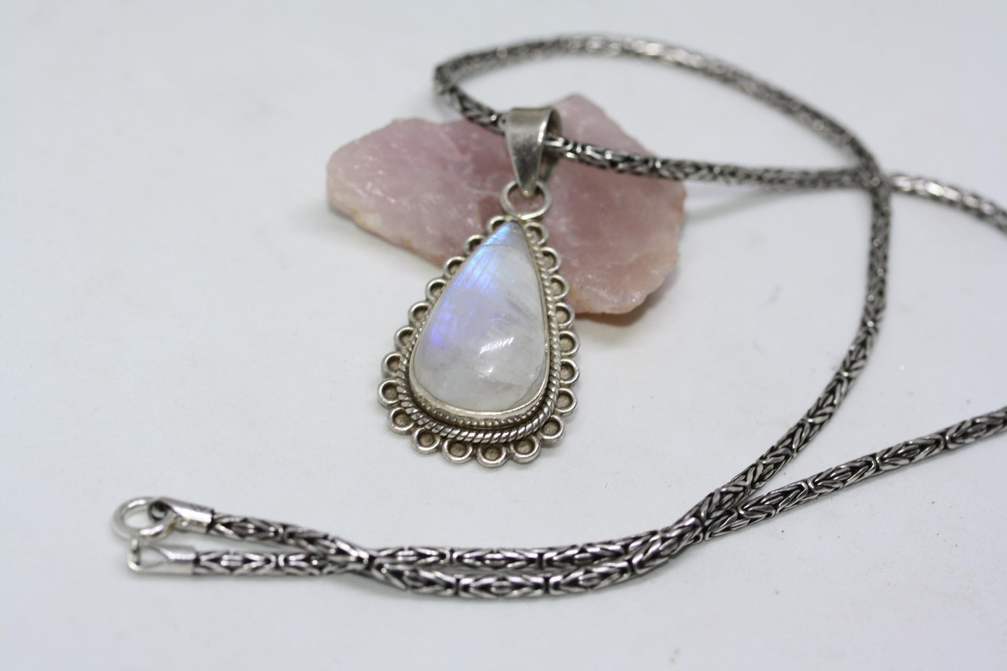 Vintage 21 CT Teardrop Moonstone Pendant 925 Silver 2.5MM Byzantine Necklace 18"