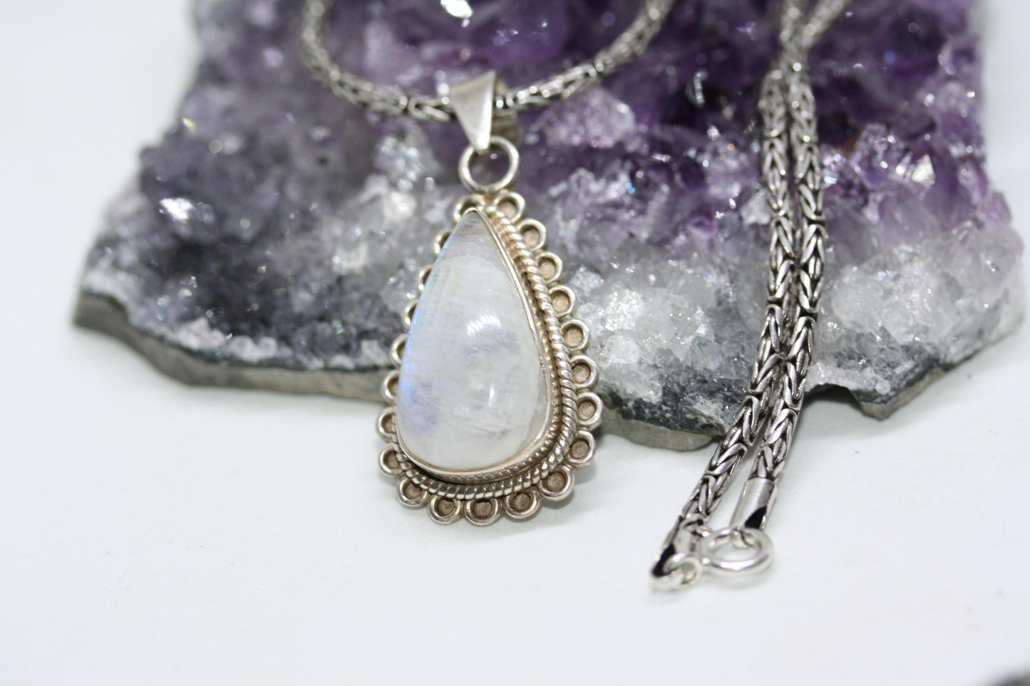 Vintage 21 CT Teardrop Moonstone Pendant 925 Silver 2.5MM Byzantine Necklace 18"