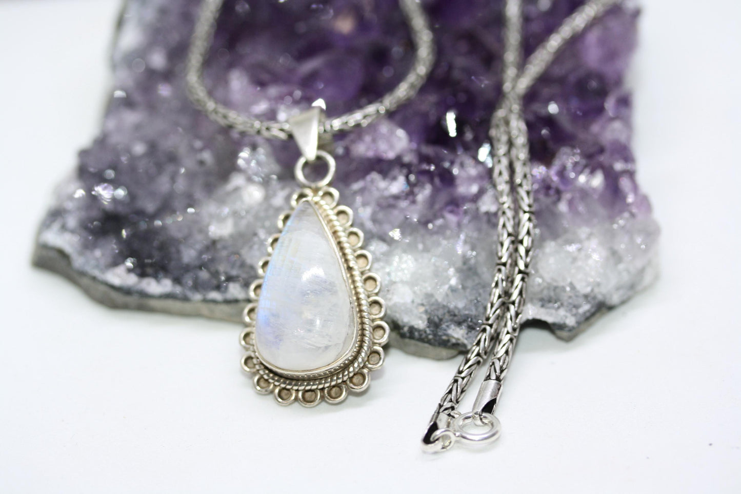 Vintage 21 CT Teardrop Moonstone Pendant 925 Silver 2.5MM Byzantine Necklace 18"