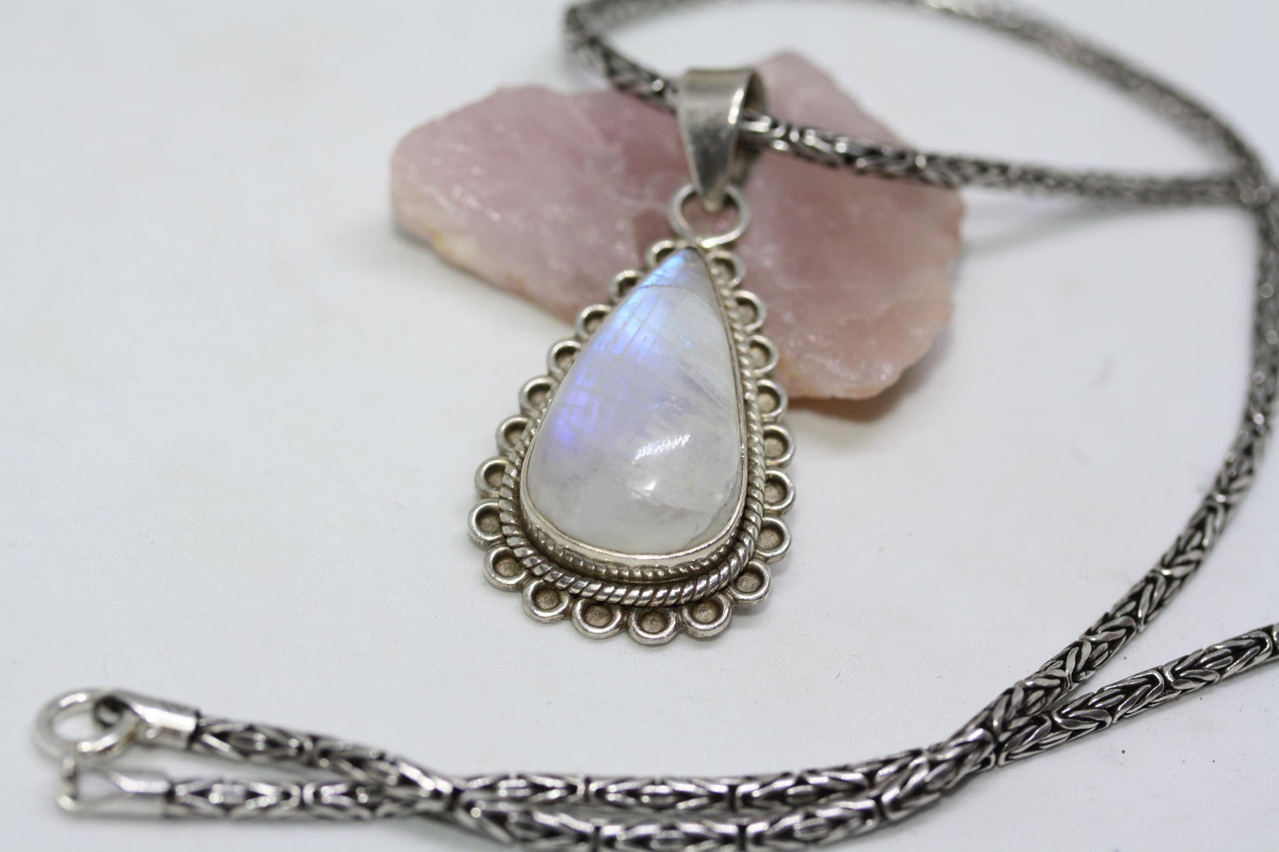 Vintage 21 CT Teardrop Moonstone Pendant 925 Silver 2.5MM Byzantine Necklace 18"