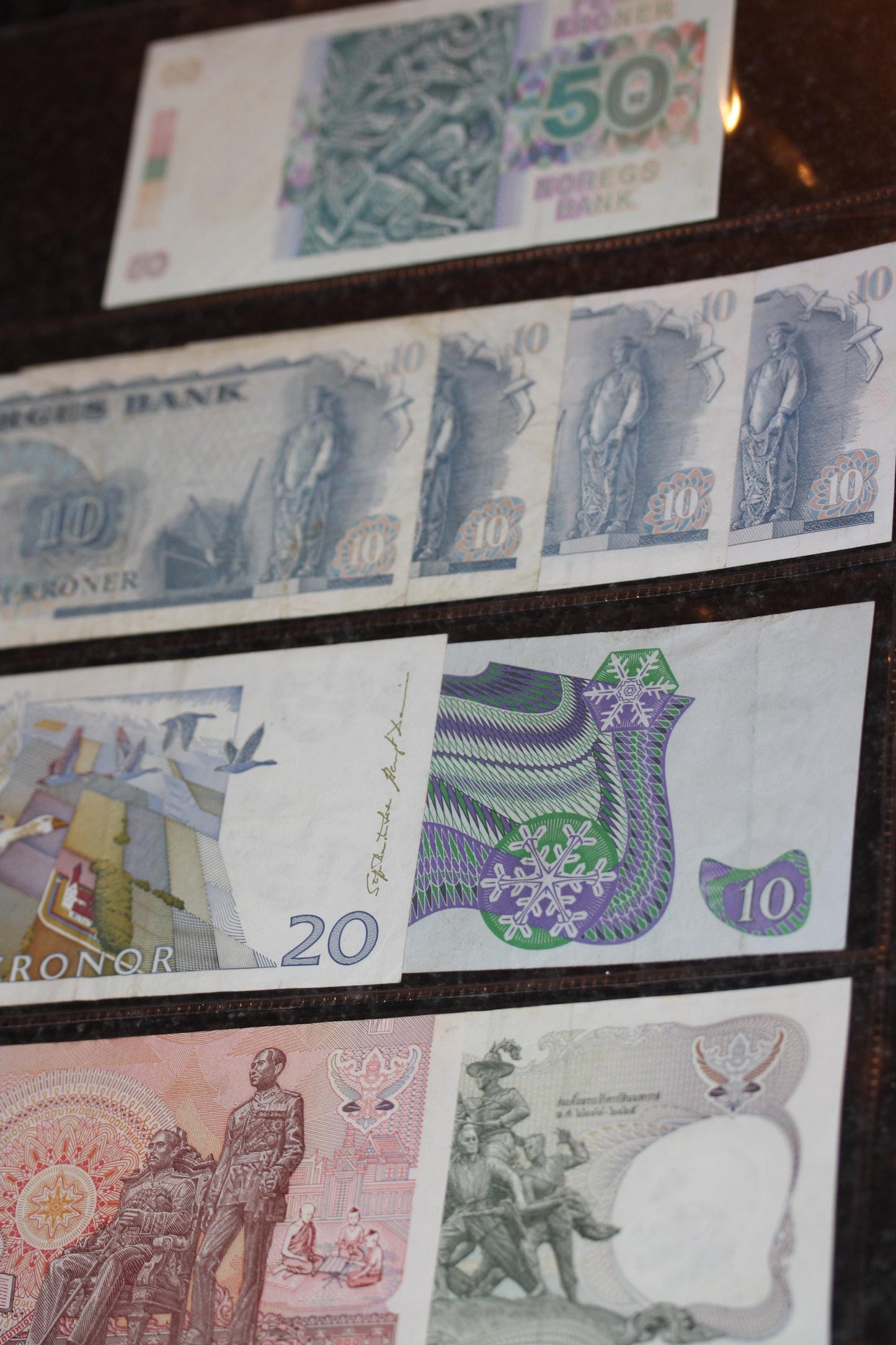 Collection of 12 World Bill Currency 500 50 20 10 Kroner Sweden 100 50 10 Norway Krone Thailand 100 20 Baht