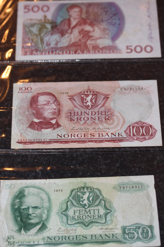 Collection of 12 World Bill Currency 500 50 20 10 Kroner Sweden 100 50 10 Norway Krone Thailand 100 20 Baht