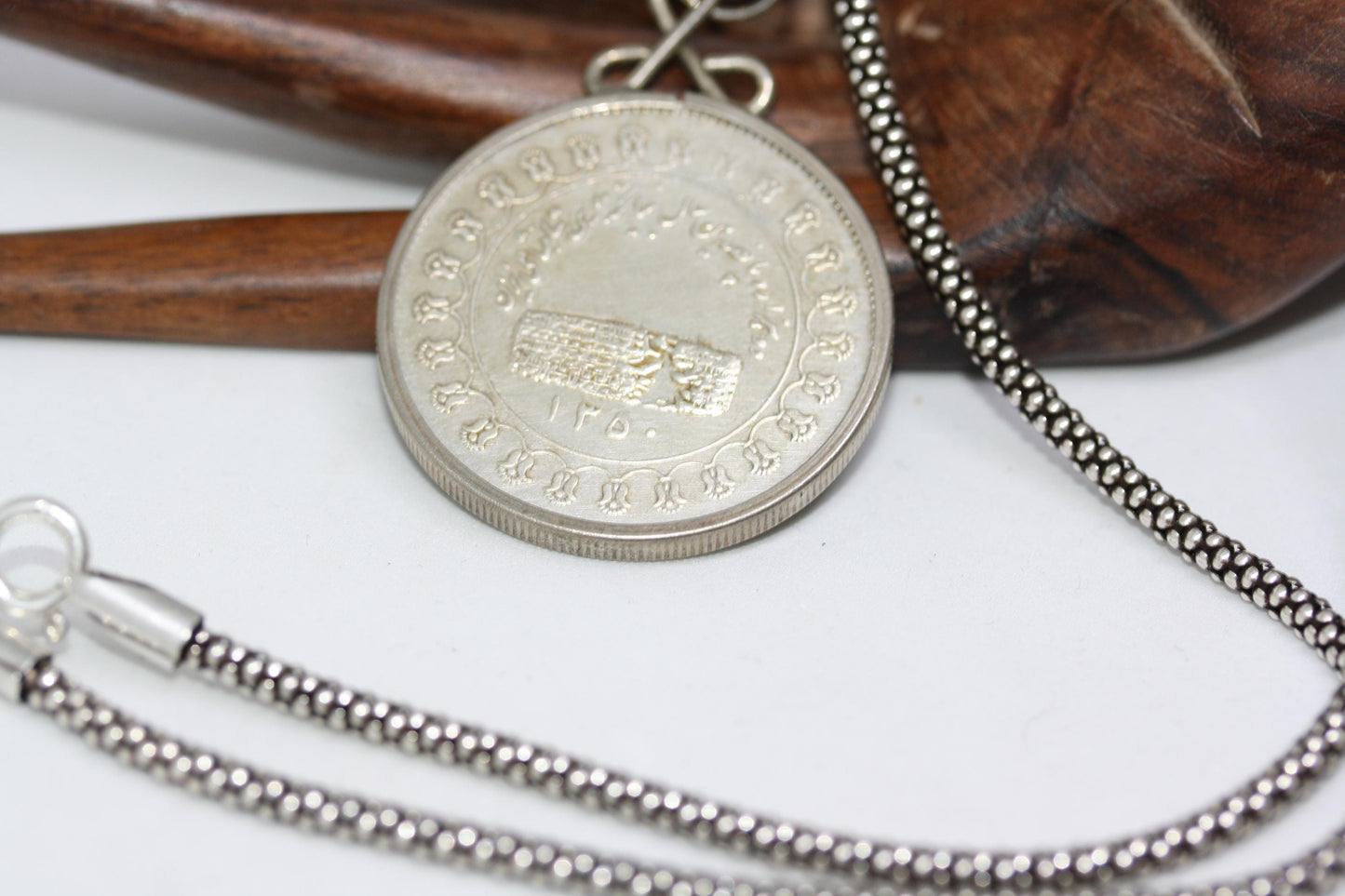 Vintage Perse Cyrus The Great Bill of Human Rights Cylinder Bezel Coin 925 Silver 20" Necklace